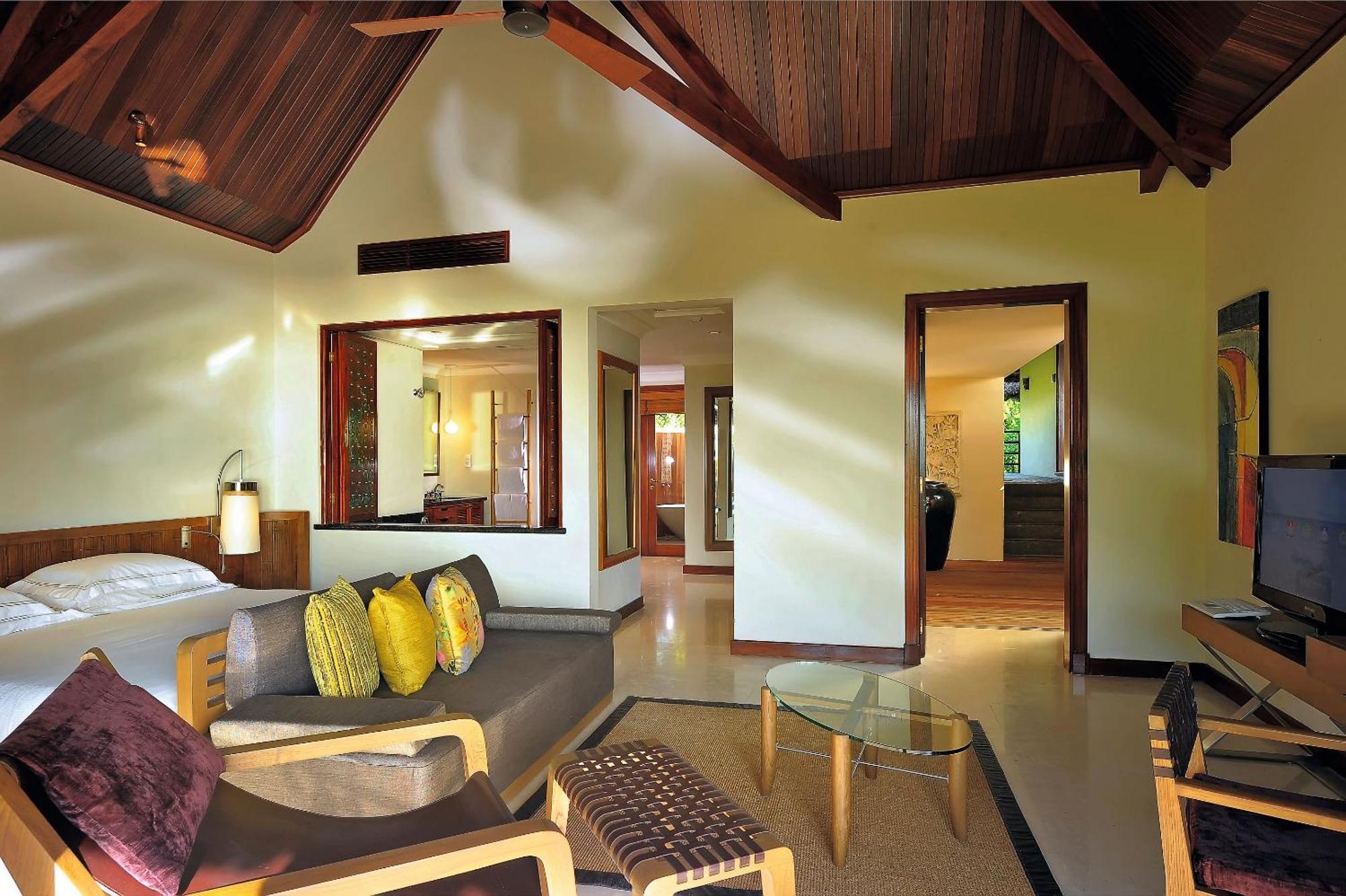 Constance Lemuria Grand Anse  Luaran gambar A suite at the Taj Bengal
