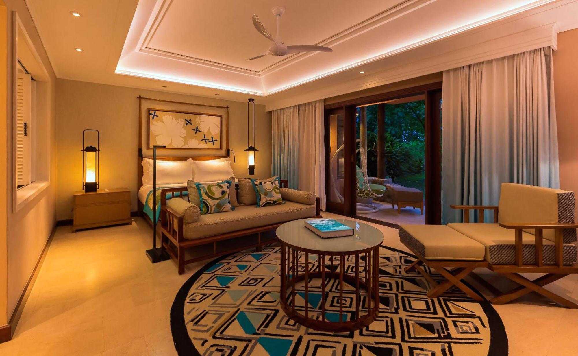 Constance Lemuria Grand Anse  Luaran gambar A bedroom at the resort