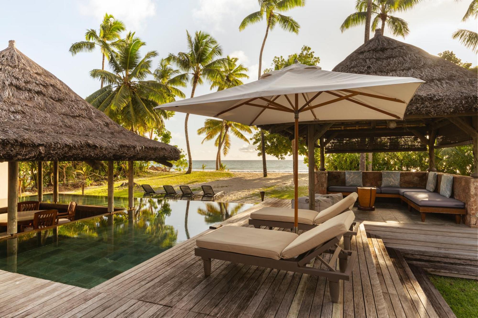 Constance Lemuria Grand Anse  Luaran gambar The resort's pool