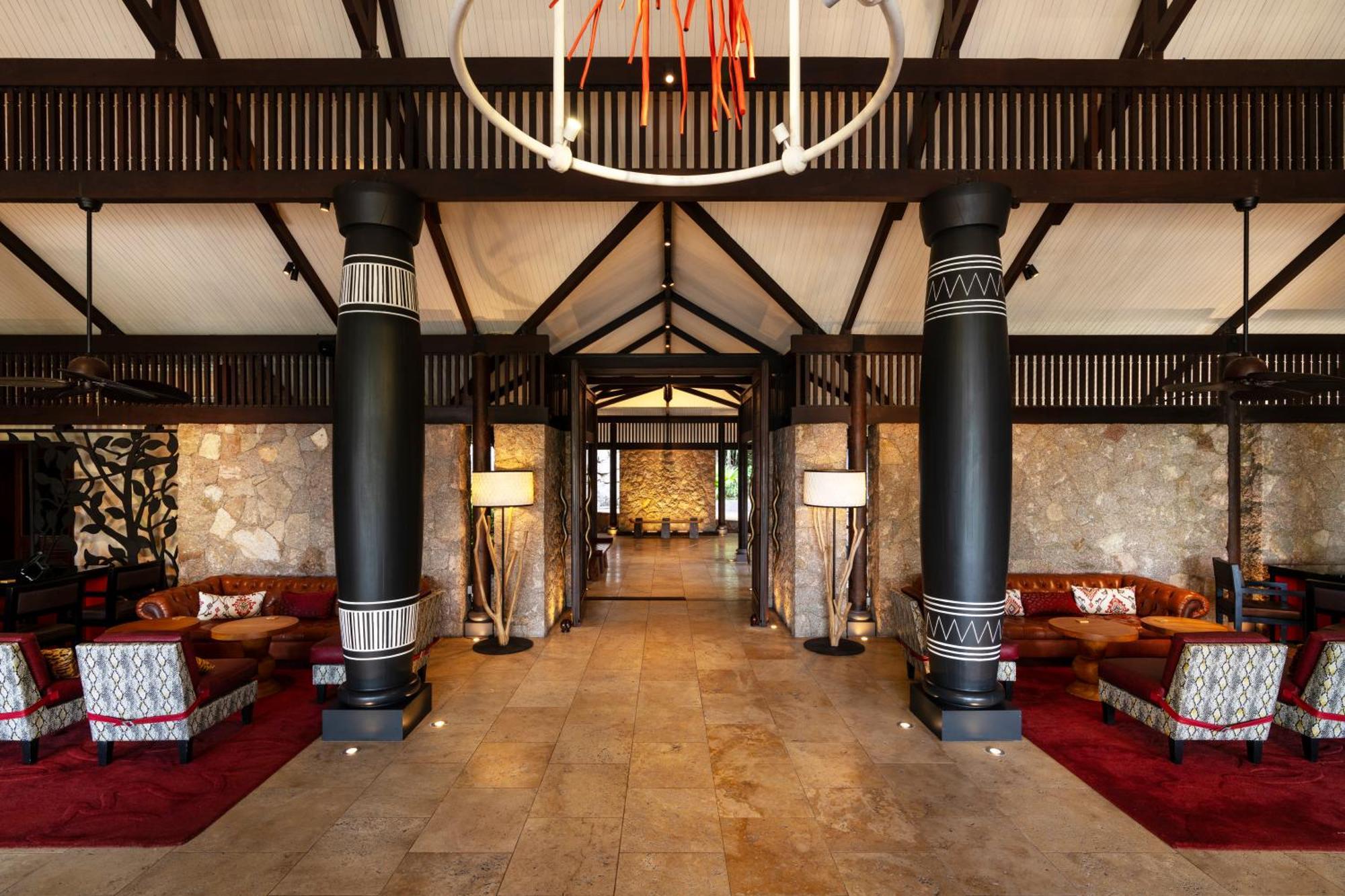 Constance Lemuria Grand Anse  Luaran gambar The lobby of the hotel
