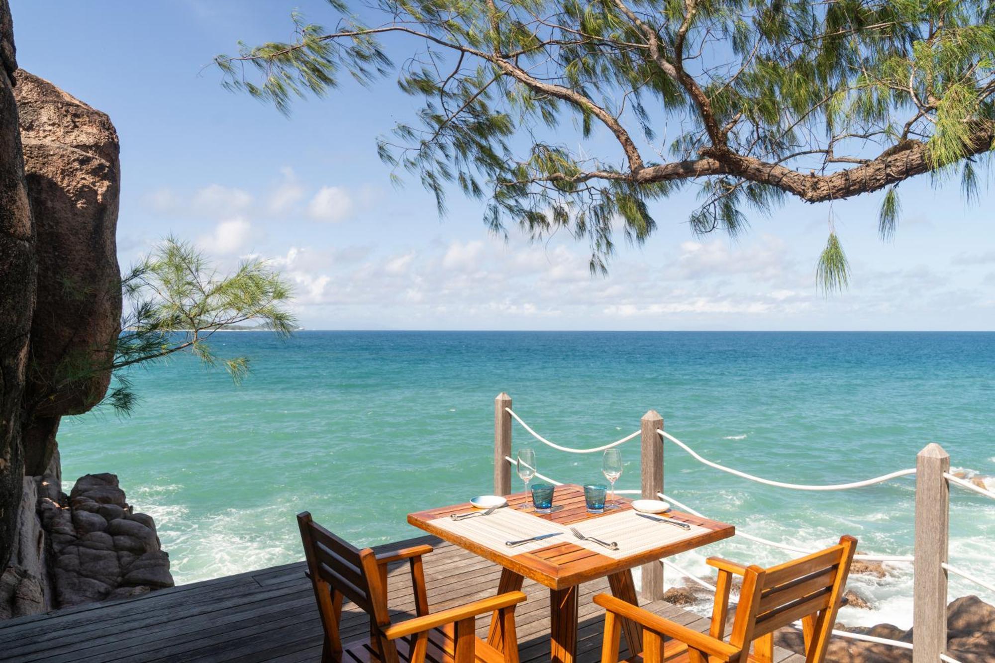 Constance Lemuria Grand Anse  Luaran gambar View from the restaurant