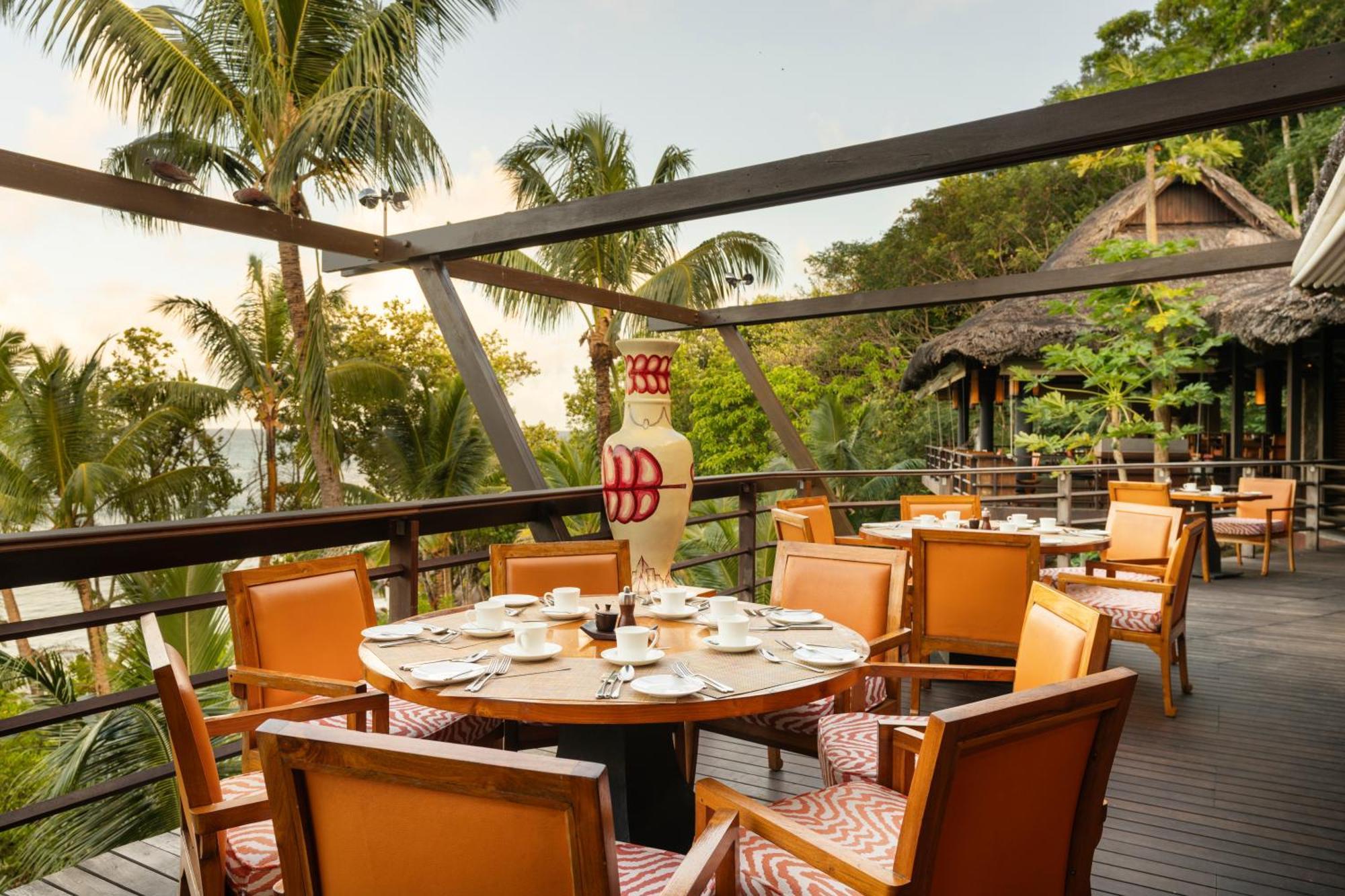 Constance Lemuria Grand Anse  Luaran gambar The Deck
